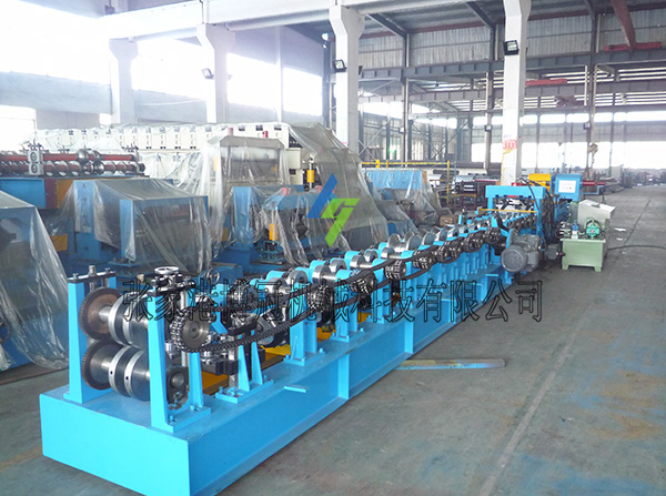 CZ互換高速成型機(jī)組設(shè)備